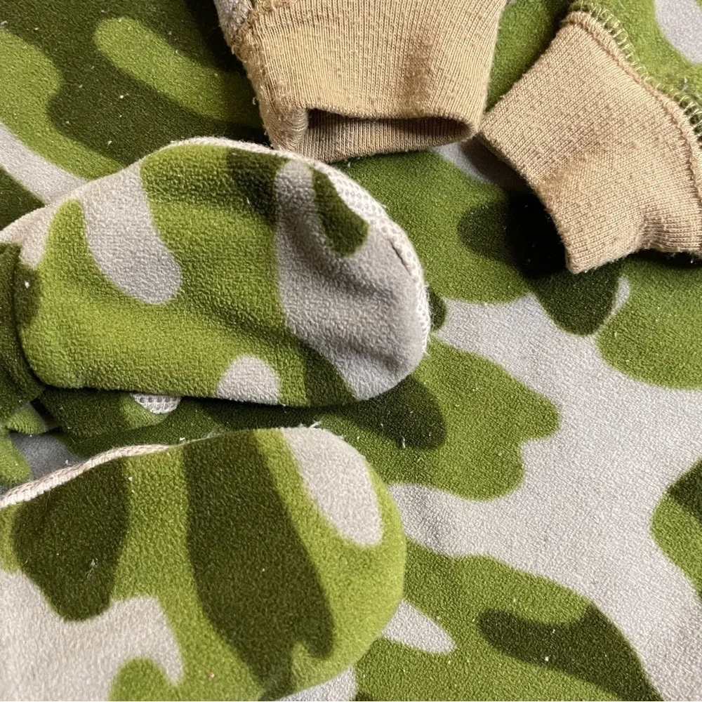 Carter’s 18 Month Footy Green and Black Camouflage Pajama’s PRELOVED pilling